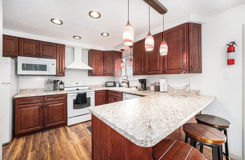 Lakewood House | Game Room House with Hot Tub Near Red Rocks