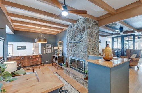 Craig Villa | Game Room, Media Room & Pool: Luxe Villa in Craig!