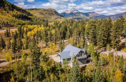 Columbine Lake House | Game Room + Views: Cabin Near Purgatory Resort!