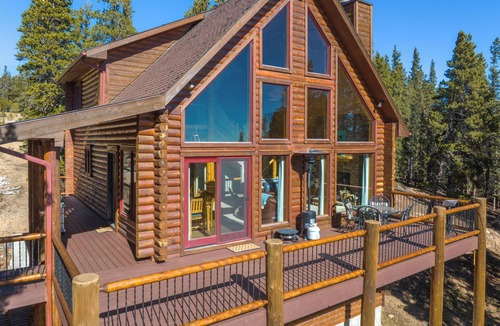 Valley of the Sun Cabin | Game Room w/Air Hockey & Arcade - 5-Acre Woods, Pet-Friendly