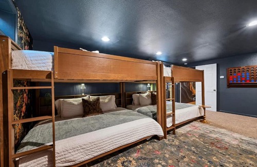 Lamar Heights Area House | Game Rooms, Hot Tub & Fire Pit