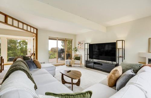 West Colorado Springs House | Garden of the Gods Getaway - Decks & Views