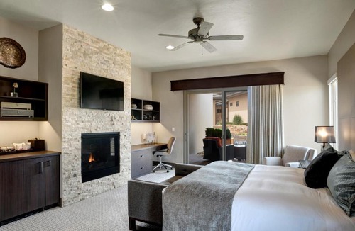 West Colorado Springs Hotel | Garden of the Gods Resort & Club