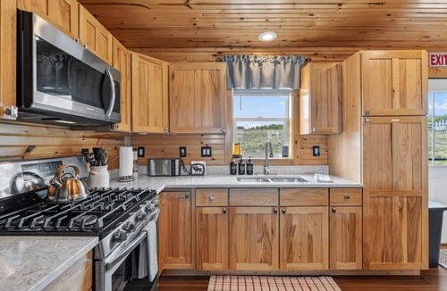 Michigan Hill House | Gated Ranch W/Hot Tub, Fire Pit, and 360° Views