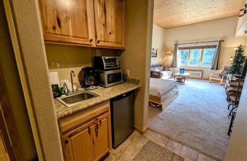 Mountain House House | Gateway Lodge 5062 by SummitCove Lodging in Colorado