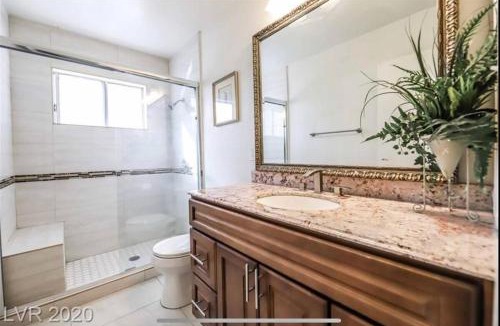 Chinatown Apartment | Gem house in ChinaTown Vegas