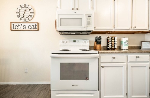 Rockrimmon Condo | ⁂GETAWAY SUITE! Condo - Sleeps Four - 2 BR/1BA⁂