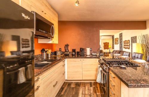 Castle Park Apartment | Giraffe House