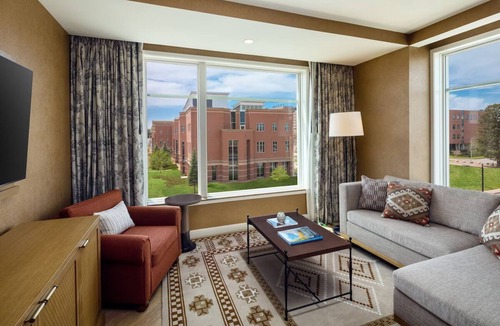 Fitzsimons House | Go Hiking @ Flagstaff Mountain w/Impeccable Room Service, Near Aurora Top Spots