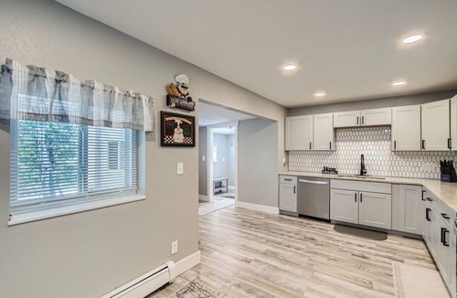 Black Hawk House | Golden Gate Getaway - 4-Bed, 2-Bath Mountain Home