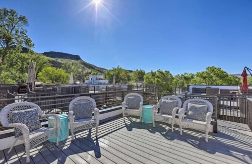 Golden Villa | Golden Rooftop w/Mountain Views - Walk to DT Golden/School of Mines + Close to Red Rocks!
