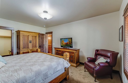 Red Feather Lakes Bed & Breakfast | Golf and Fish Fox Acres! Basement Level of House on the Course! 3BR 2BA sleeps 8