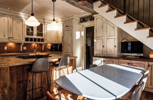 Crested Butte Ski Chalet | Gorgeous House in Town! Best Location, Hot Tub, and Steam Shower!
