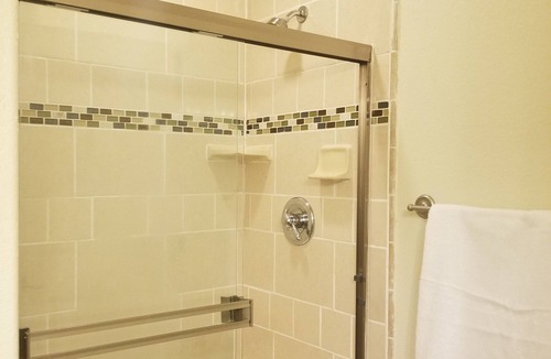 Arvada Plaza Area Condo | Gorgeous lake condo near downtown denver