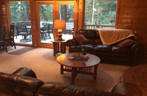 Idlewild Estates House | Gorgeous Ouray Cabin: Mountain View, Secluded, Sleep 10, Convenient, STR12024018