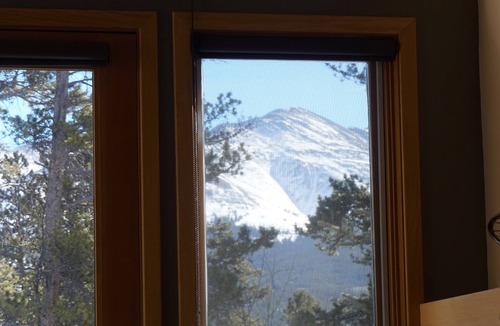 Four O'Clock House | Great Location! Short walks to Ski Lifts, Main St, Pool & Spa, & Activities