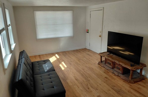 Aberdeen House | GREAT VALUE! Affordable. Safe. Central! BOOK NOW!