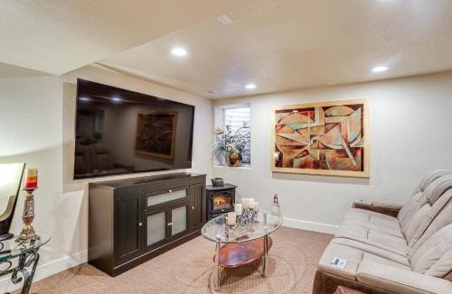 Aurora Apartment | Group Getaway 3 Mi to Cherry Creek State Park!