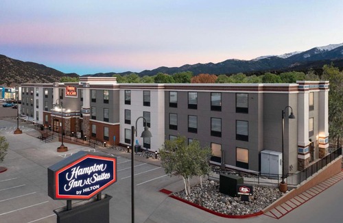 Salida Hotel | Hampton Inn & Suites Salida, CO
