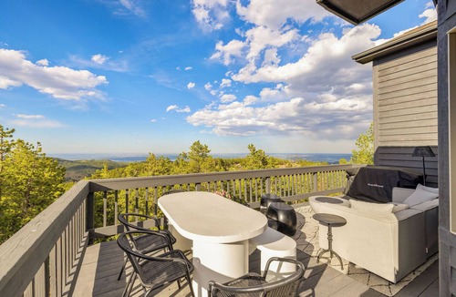 Morrison House | Haven Above The City - Red Rocks Retreat+Games, Hot tub, Family-friendly, VIEWS!