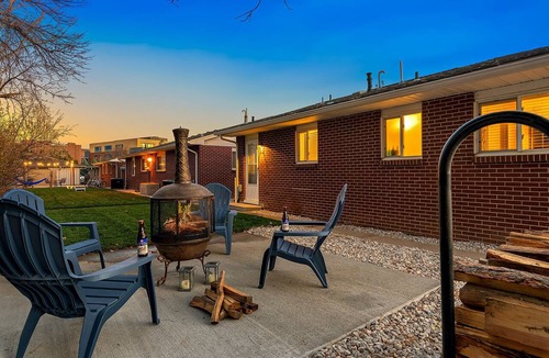 University Acres Condo | Hidden Gem Near Old Town | Grill & Cruiser Bikes!