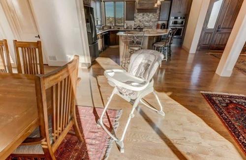 Colorado Springs House | Highland Heights! Luxe Mountain VIEWS w/Hot Tub