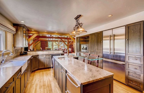 The Highlands House | Highlands Landing | Sweeping Views | VIP Shuttle