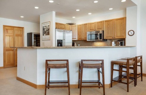 Highlands Townhomes Condo | Highlands Lodge Beaver Creek - Corner Unit