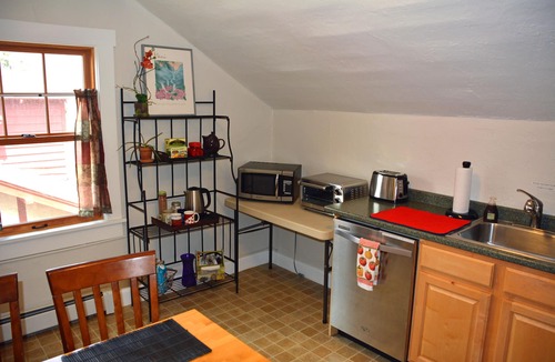 University Hill Apartment | Hiker’s Haven – Steps from Chautauqua Trails, Walk to CU & Sundance Venues