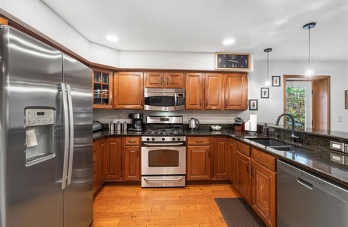 Historic District House | Historic District 4 BR Home, New Hot Tub, 3 Blks to Main Street, .4 m to Lifts