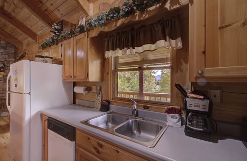 Wears Valley House | Honeymoon Cabin In Wears Valley - Always & Forever- Seasonal Public Swimming & Fishing Access