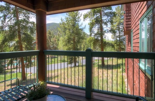 Keystone House | Hot Tub & Grilling Area: Keystone Townhome!
