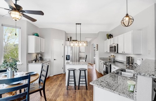 Broomfield House | Hot Tub + Gym + Workstations | Family Favorite