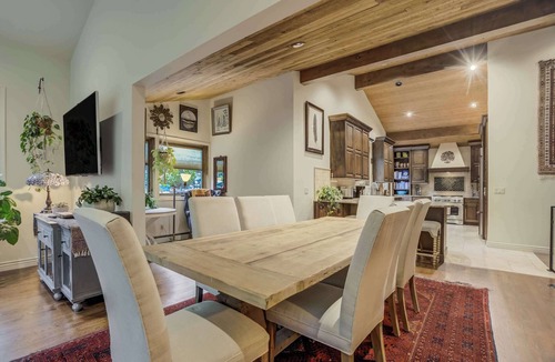 Broadmoor House | Hot tub, Outdoor dining, BBQ Grill, Fire pit & Gym