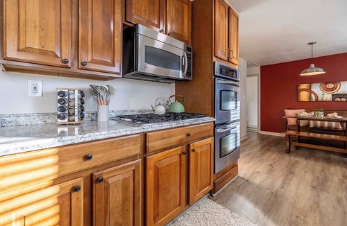 South Westminster House | Hot Tub | Pets Yes | Movie Theater | Game Console
