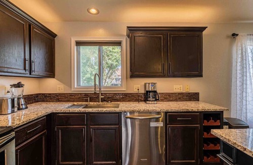 Colorado Springs House | Hot Tub | Theater | Firepit | Gym | Yard | Foosbal