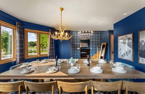 Arvada House | Huge Lodge w Pickleball & More 15 mins to Golden