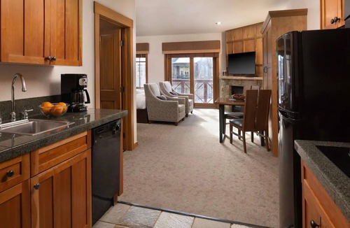 Peak 9 Resort | HYATT Main Street Station 3 Bed/3 Bath Sleeps 10! 2 Bedroom PLUS Studio