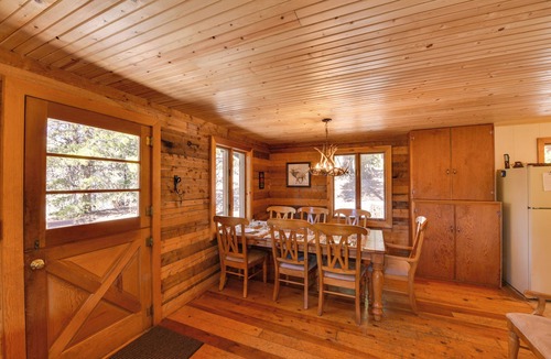 Twin Lakes Cabin | Idyllic Twin Lakes Escape w/Views of the Lakes