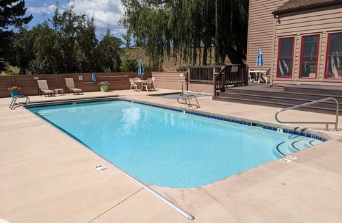 Durango Condo | Incredible MTN Views | In-Town | Pool | Hot Tub