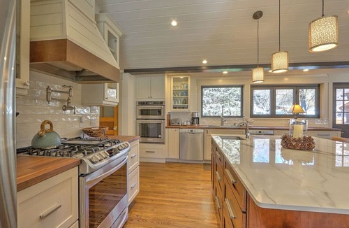 Glenwood Springs House | Incredible Newly Remodeled Family Home w/Hot Tub!