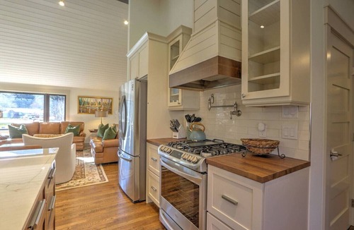 Glenwood Springs House | Incredible Newly Remodeled Family Home w/Hot Tub!