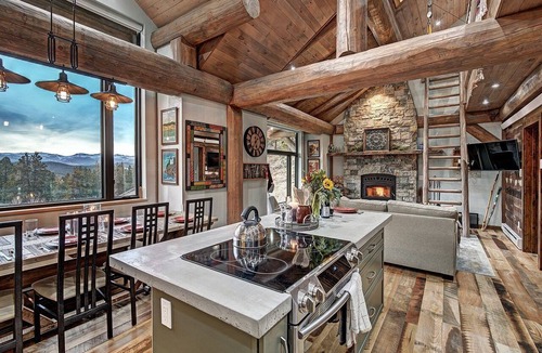 Coal Creek Cabin | Incredible Rustic Cabin with Modern Amenities, Mountain Vistas, and Fire Pit near Boulder, Colorado