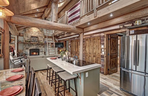 Coal Creek Cabin | Incredible Rustic Cabin with Modern Amenities, Mountain Vistas, and Fire Pit near Boulder, Colorado