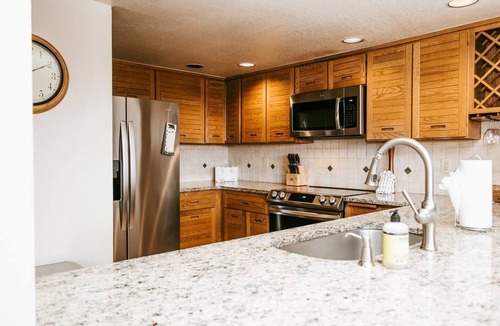 Mountain House Condo | Just Listed! Mountain views, 5 min walk to lifts, 2-bedroom condo in Keystone