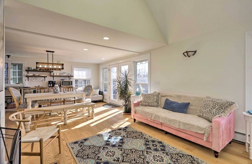 Kenyon House | Kayaks, Deck & Pond Access: Rhode Island Retreat!