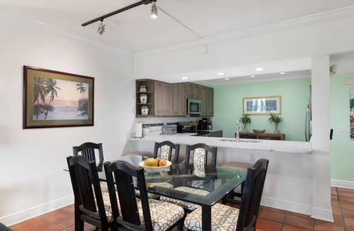 Key West Condo | Key Wes't Best- Upgraded condo 5 mins to Smathers Beach Fantastic value