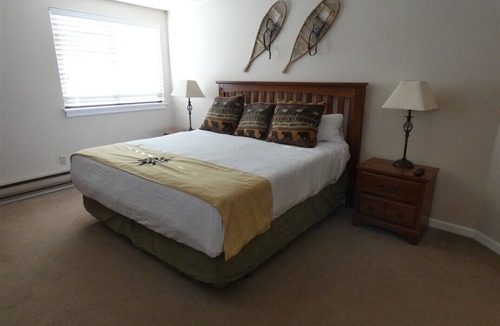 Lakeside Village Condo | Keystone Lake area, Mountain Views, close to conference center and ski mountain