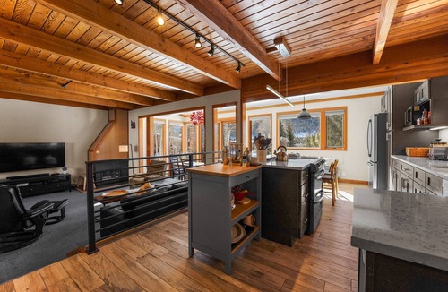Keystone House | Keystone Townhome Close to Shuttle for Lifts & Short Walk to Lakeside Village