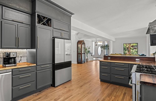Highland House | La Casa Vallejo - 4BD Highlands Luxury, Sleeps 12 in the HEART of Denver